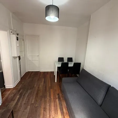 Heart Of Paris-1br-4p-tour Eiffel 8 -free Netflix Paris